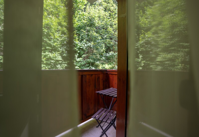 JUR02803-HDR